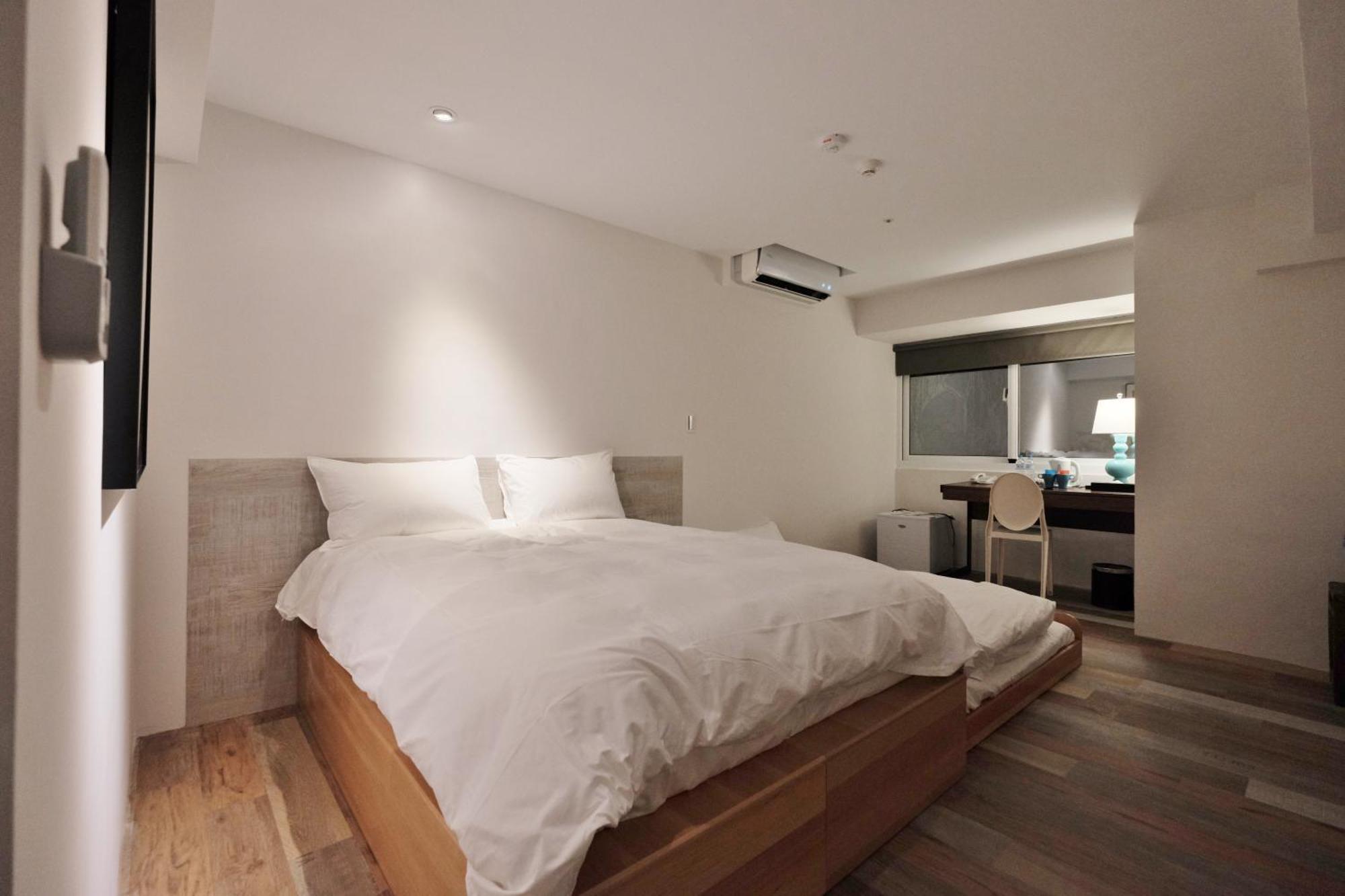 Happy Inn Taichung Exterior photo