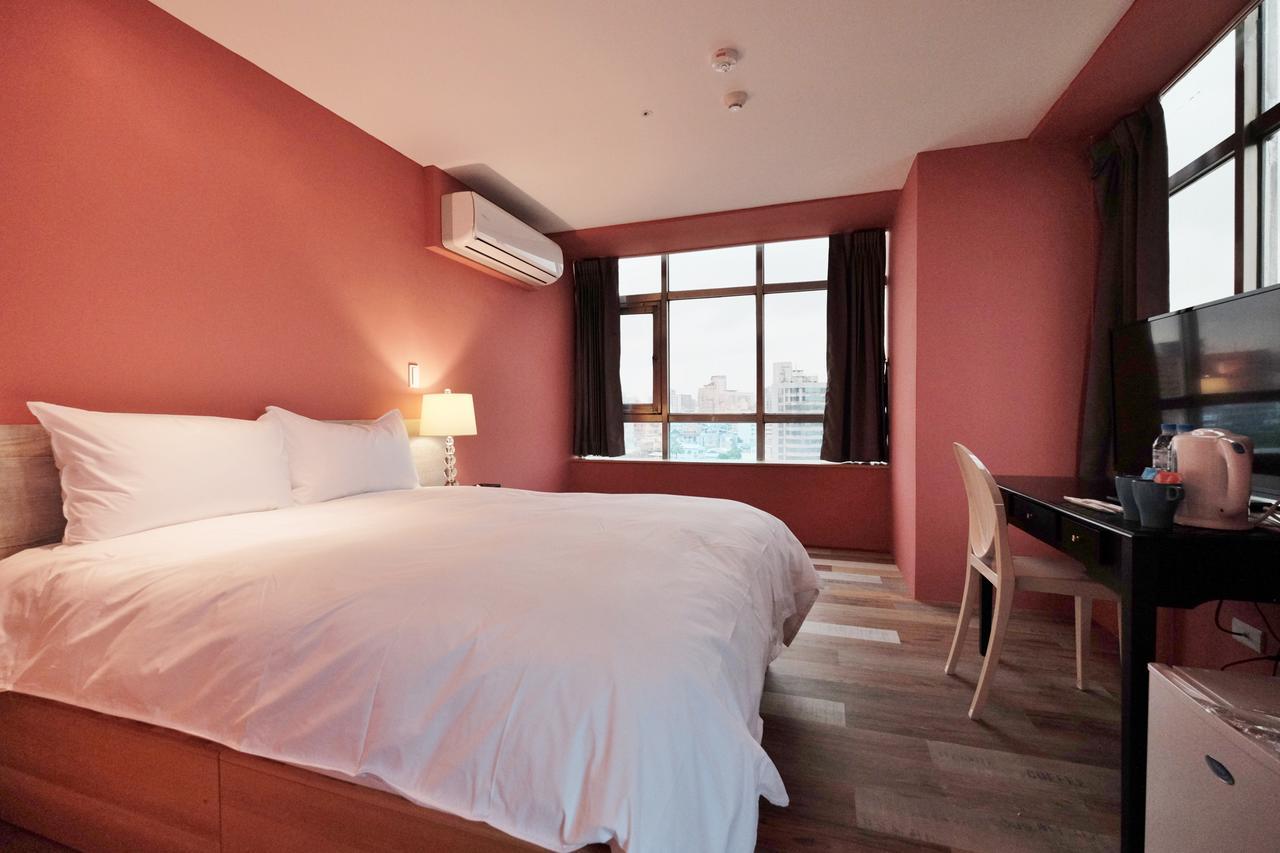 Happy Inn Taichung Exterior photo